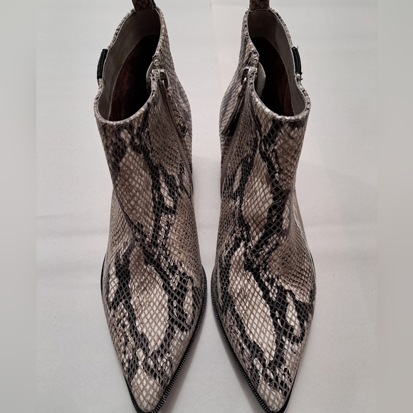 NEW Linea Paolo Italian Real Snake Skin Booties   Size 7.5 - Picture 3 of 9